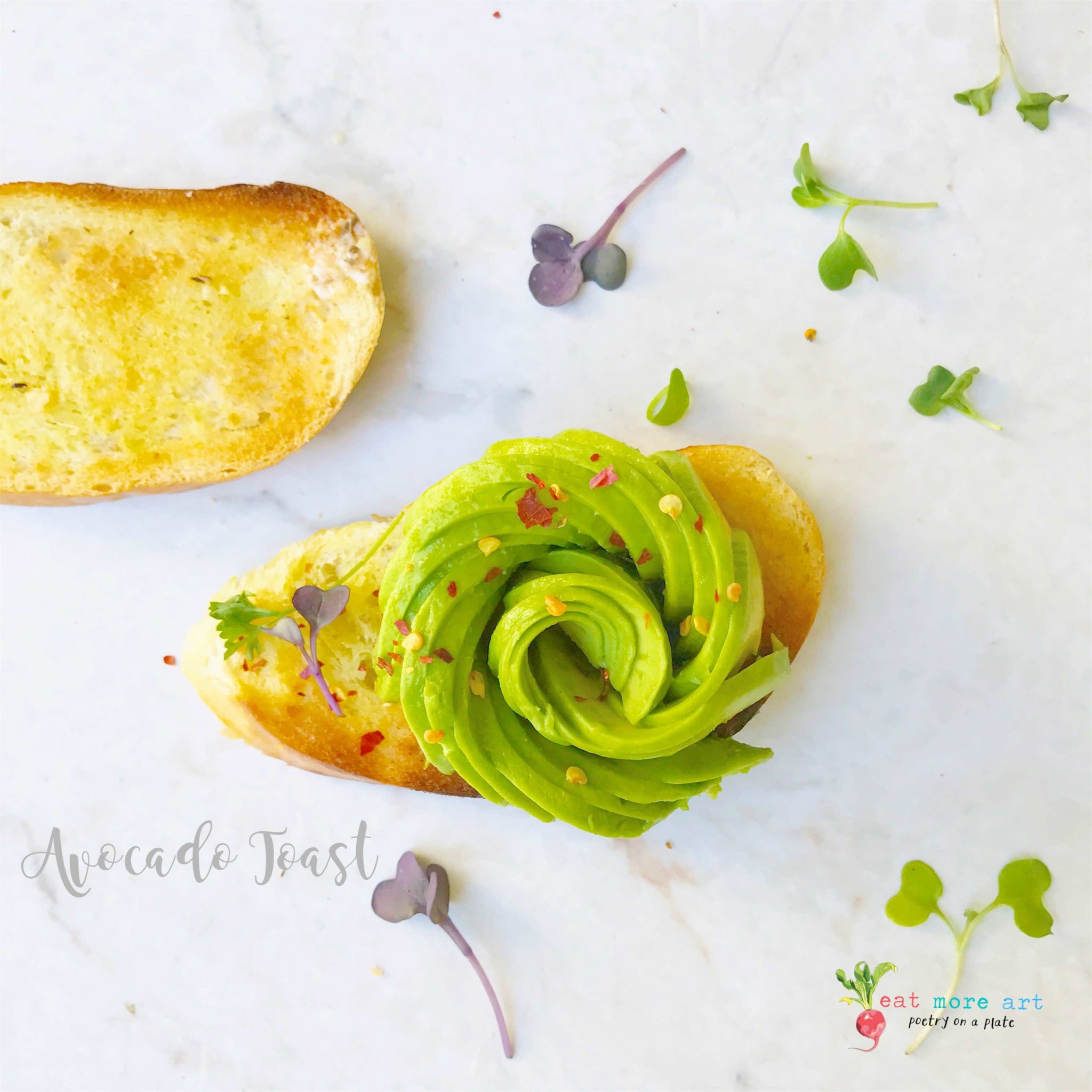 Young man cutting avocado top view on wooden cutting board. Perfectly ripe  avocado in hands, making toasts in modern white kitchen. Healthy eating and  Home cooking concept. photo – Food Image on